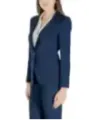 "Rinascimento Blazer im Sale | Rinascimento Damen Kostümjacke - Elegante Blaue Herbst/Winter Blazer mit Knopfverschluss - Artikelcode: CFC0125439003 online kaufen"|Planet-Deluxe