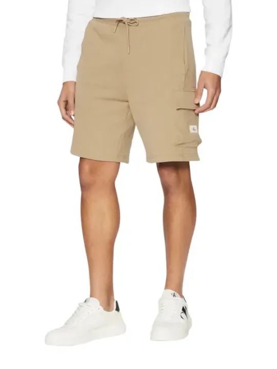 "Calvin Klein Jeans Bermudas im Sale | Calvin Klein Jeans Herren Bermuda Shorts Beige - 100% Baumwolle, Frühling/Sommer, mit Bänderverschluss und Mehrfach-Taschen online kaufen"|Planet-Deluxe