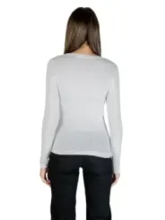 "Guess T-Shirts im Sale | Guess Damen T-Shirt - Weiß mit Druckmuster & Strassdetails, Langarm, Rundhals - Herbst/Winter Kollektion online kaufen"|Planet-Deluxe