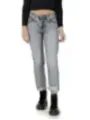 Helle Straight Leg Jeans und Stiefel