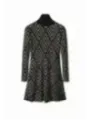 Schwarzes weißes Ikat Kleid hinten
