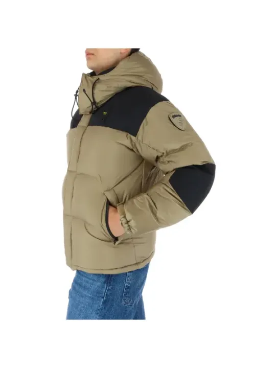 Tannfarbene Pufferjacke mit Kapuze