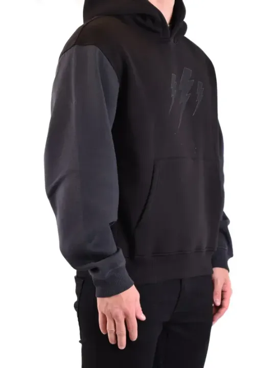 "Neil Barrett Sweatshirts im Sale | Neil Barrett Herren Fleece Hoodie Schwarz Herbst Winter online kaufen"|Planet-Deluxe