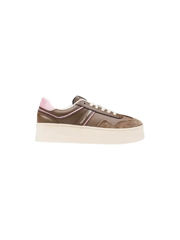 "Tommy Hilfiger Jeans Sneakers im Sale | Tommy Hilfiger Damen Plateau Sneakers Herbst Winter Braun online kaufen"|Planet-Deluxe "Tommy Hilfiger Jeans Sneakers im Sale | Tommy Hilfiger Damen Plateau Sneakers Herbst Winter Braun online kaufen"|Planet-Deluxe