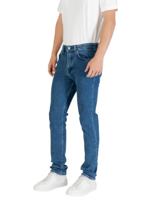 "Boss Jeans im Sale | BOSS Herren Jeans - Klassische Blaue Herbst/Winter Denim mit Reißverschluss und Knopf, Artikelcode 50544629 online kaufen"|Planet-Deluxe