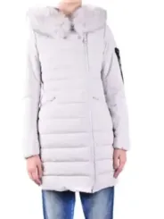 "Peuterey Jacken im Sale | Peuterey Damenjacke Herbst/Winter – Weiße Kapuzenjacke mit Reißverschluss und Vordertaschen aus 100% Polyester, Maschinenwas online kaufen"|Planet-Deluxe