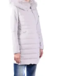 "Peuterey Jacken im Sale | Peuterey Damenjacke Herbst/Winter – Weiße Kapuzenjacke mit Reißverschluss und Vordertaschen aus 100% Polyester, Maschinenwas online kaufen"|Planet-Deluxe