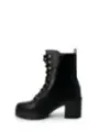 Schwarze Stiefel mit klobigem Absatz