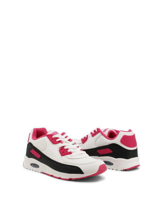 Weiße Sneaker mit pinken Akzenten