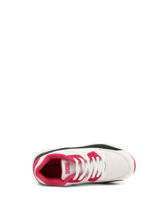 Weiße Sneaker mit pinken Akzenten