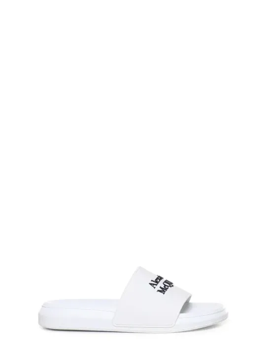 "Alexander Mcqueen Pantoletten im Sale | McQueen Herren Pantoletten Weißdruck 100% Gummi online kaufen"|Planet-Deluxe