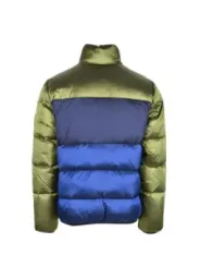 Limonengrüne und blaue Daunenjacke