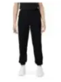 Fila Sweatpants und weiße Sneaker