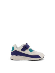 Weiße Sneaker mit lila Akzenten