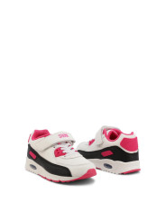 Weiße Sneaker mit pinken Akzenten