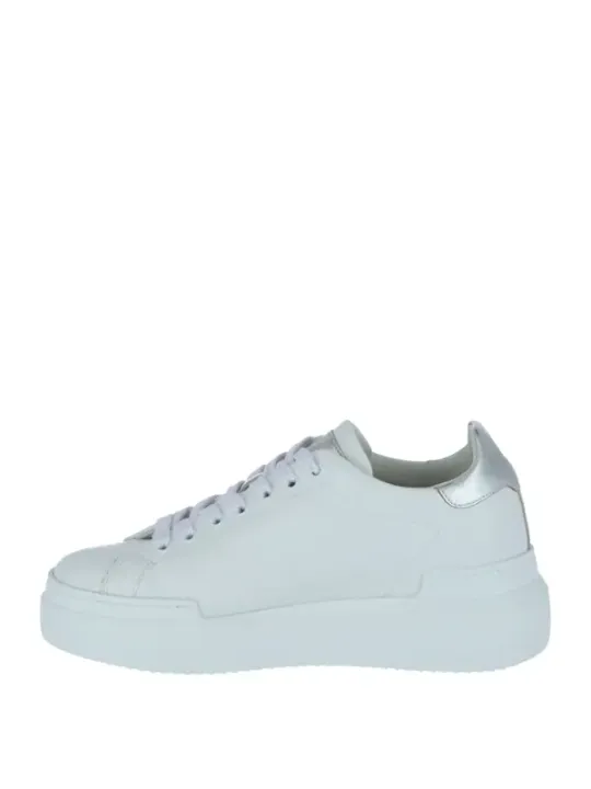 Weiße Leder-Sneaker mit klobiger Sohle