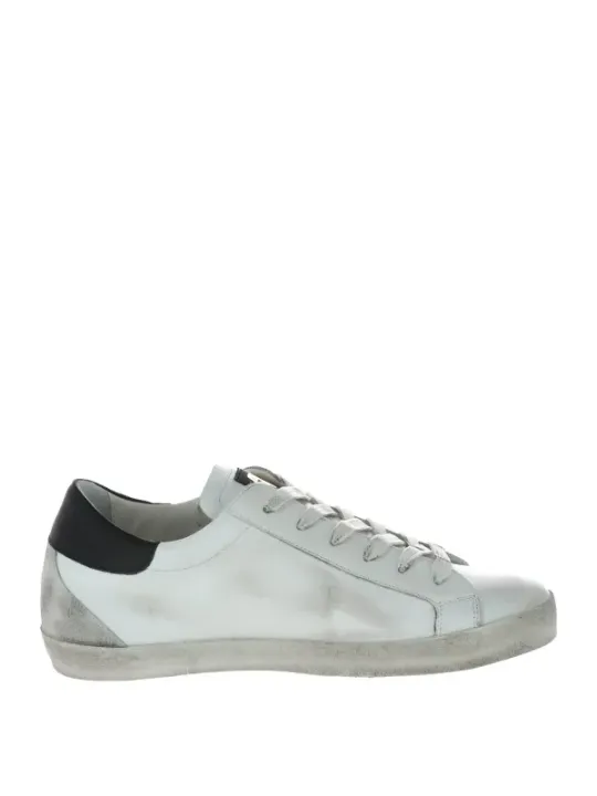 Graue Leder-Sneaker mit Wildlederdetails