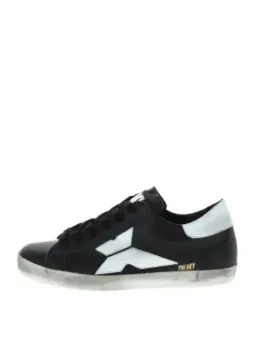 Schwarze Sneaky Sneakers mit Muster