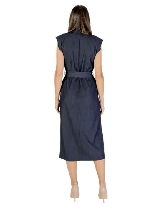 Elegantes Ichi Abito Damenkleid – Stilvoll & Bequem
