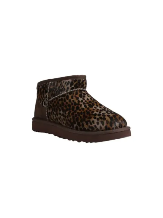 Ugg Damen Stiefel 490266 – Stil und Komfort vereint