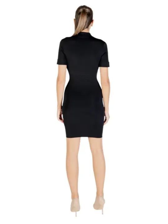 Guess Abito Damenkleid 489977 – Stilvoll & Elegant