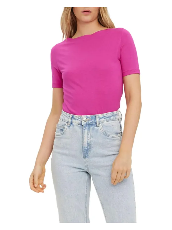 Ein schulterfreies Baumwoll-T-Shirt von Vero Moda