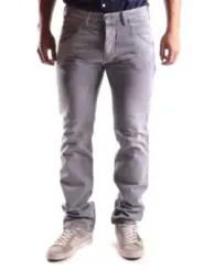 Neil Barrett Herrenjeans: Stil & Komfort vereint