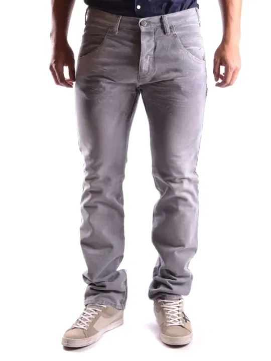 Neil Barrett Herrenjeans: Stil & Komfort vereint