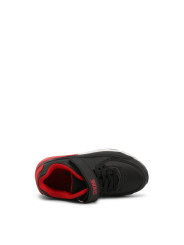 Schwarze und rote High-Top-Sneakers