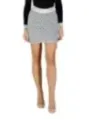 Guess Gonna Donna: Eleganter Damenrock mit Stil