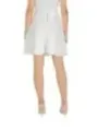 "Eleganter Guess Damenrock 490306 – Stilvoll und Zeitlos"
