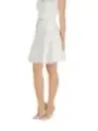 "Eleganter Guess Damenrock 490306 – Stilvoll und Zeitlos"
