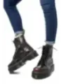 "Dr. Martens Damenstiefel Classic – Zeitloser Stil & Komfort"