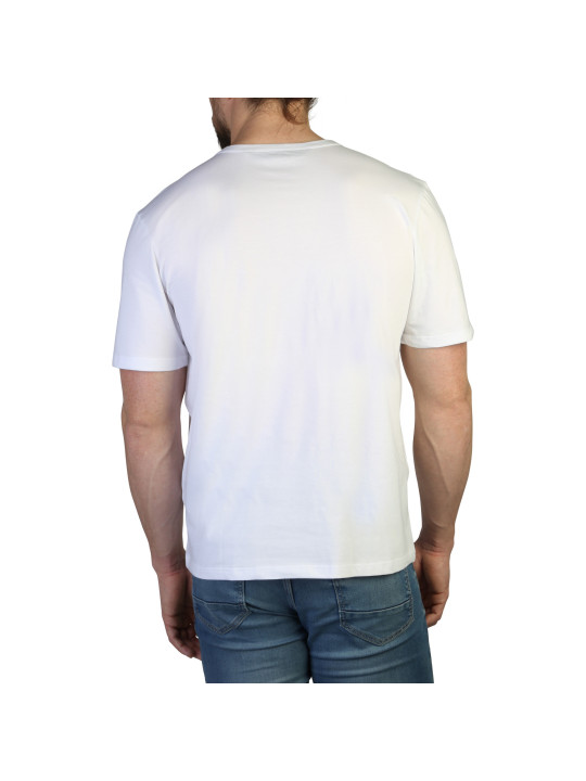 Weißes T-Shirt Jeans lässiger Look