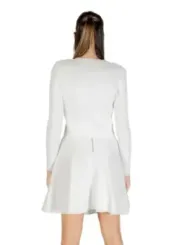 Guess Damen Cardigan - Stilvoll & Vielseitig