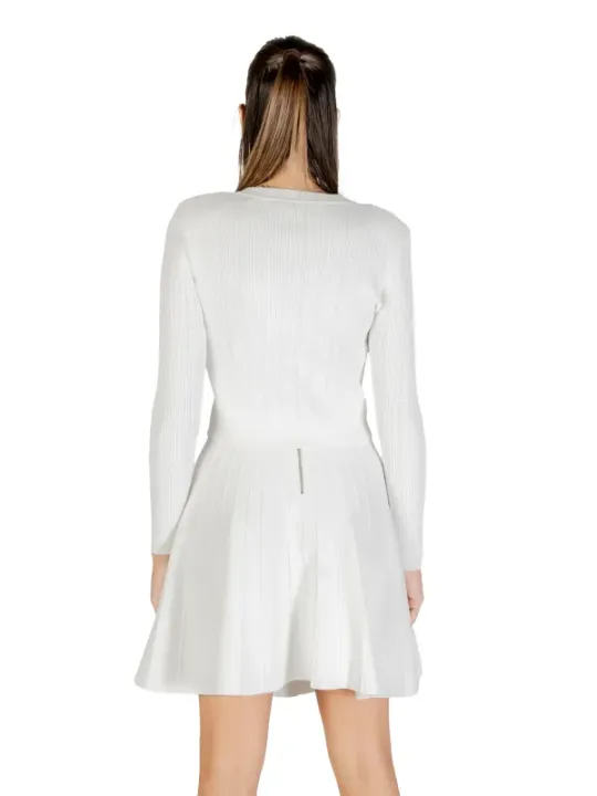 Guess Damen Cardigan - Stilvoll & Vielseitig