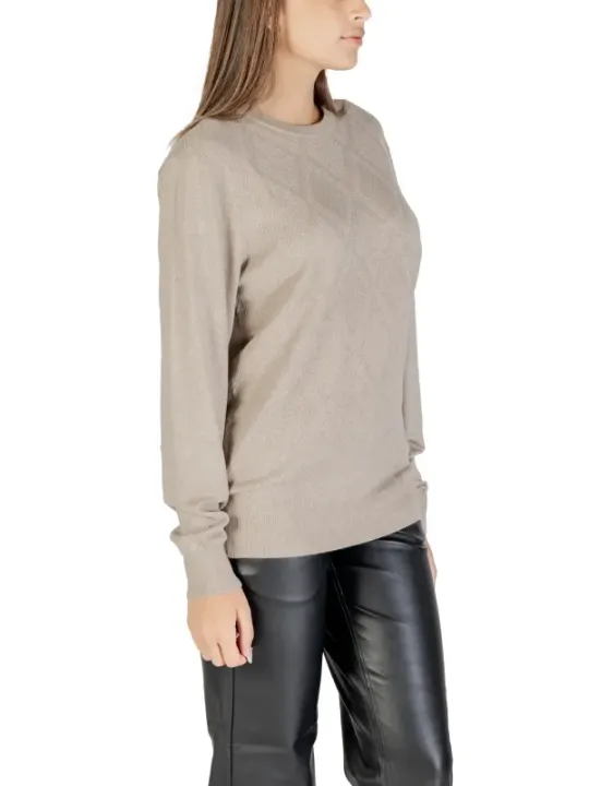 "Stilvoller Guess Damenpullover - Eleganz für jeden Tag"