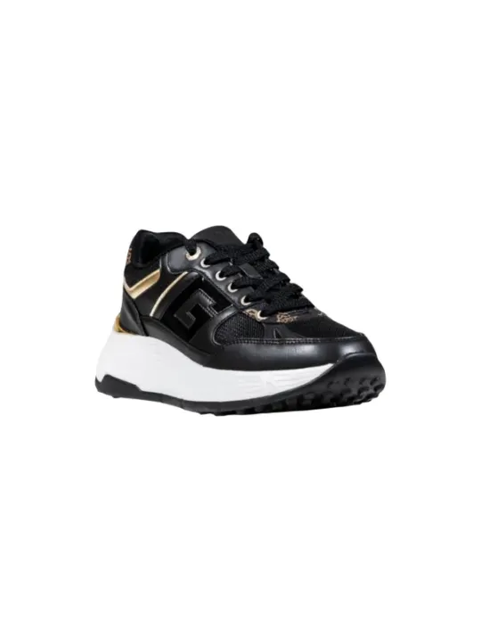 "Guess Sneakers Donna Casual – Stilvoll & Bequem für Damen"