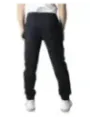 Schwarze Hosen mit Manschetten und Schnallen