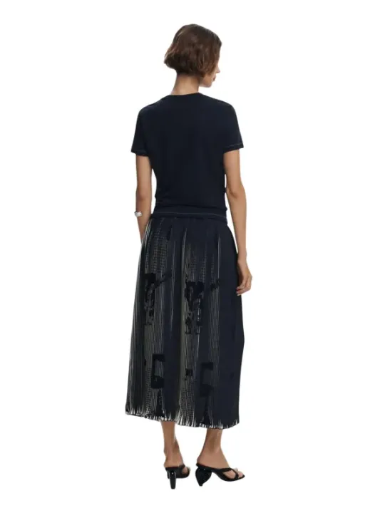 "Desigual Damenrock 490054 – Stilvoll & Einzigartig"
