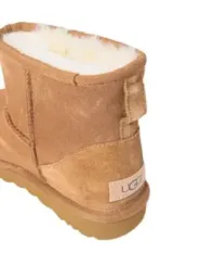 "Damen Ugg Stiefel 490295 - Stilvoll & Bequem"