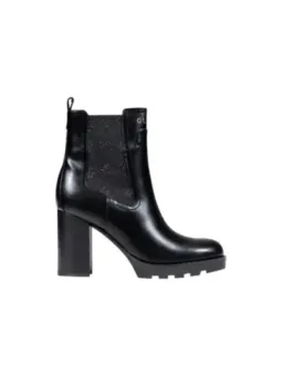 "Elegante Guess Damenstiefel 489878 – Stil & Komfort"