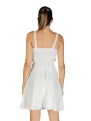 Guess Damen Top 489979 - Stilvolles & Elegantes Oberteil