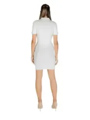 Guess Abito Damenkleid 489978 – Stilvoll & Elegant