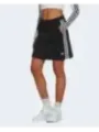 Adidas Rock, weißer Streifen, sportlich