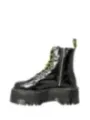 Schwarzer Stiefel mit dicker Sohle