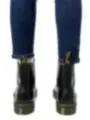 Schwarze Lederstiefel mit gelben Nähten